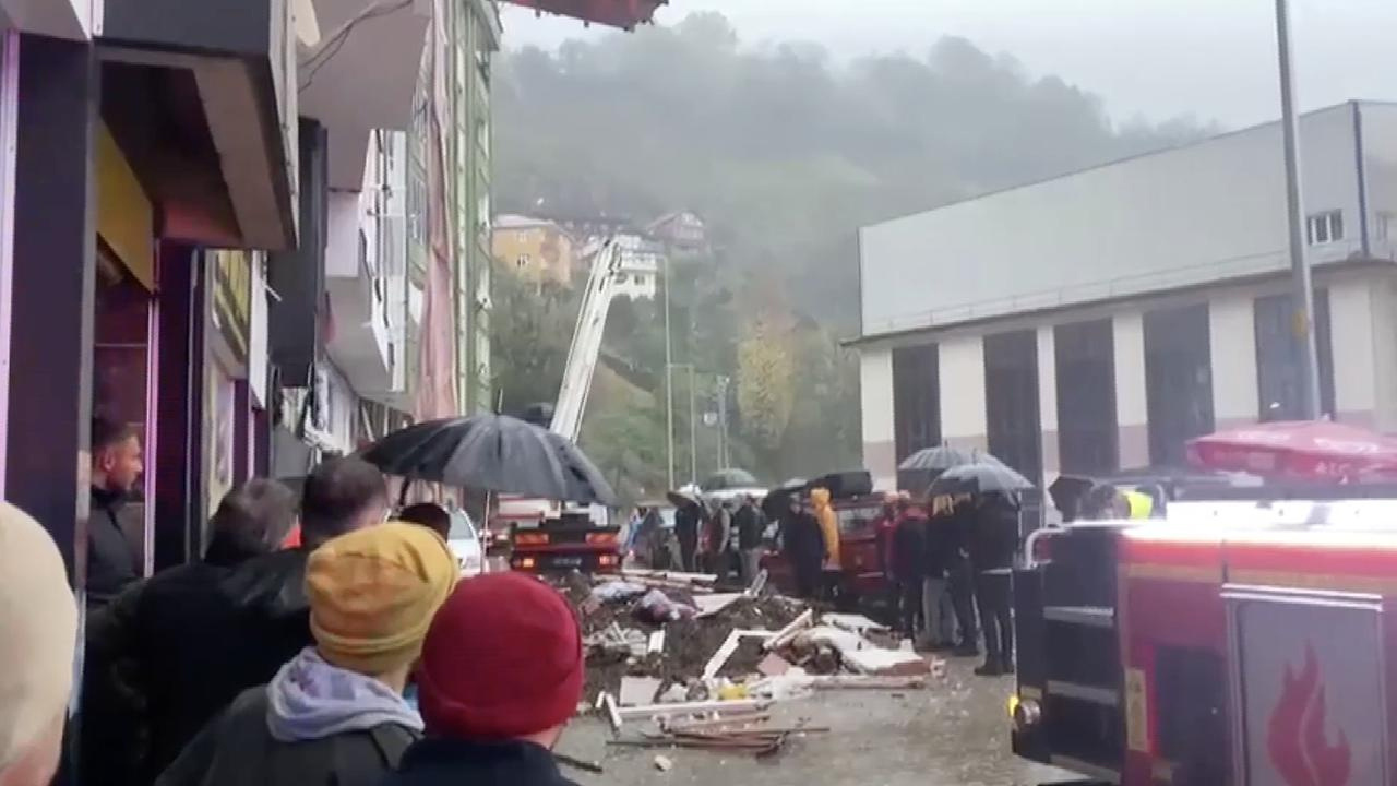 Rize’de heyelan: 1 kişi hayatını kaybetti