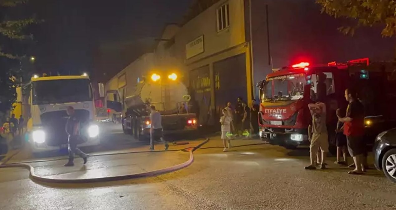 bursada karavan yangininda alevler uc karavani kule cevirdi n4DKn5S6