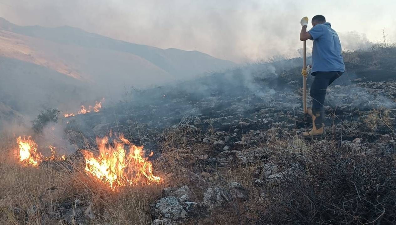 elazigda otluk alanda yangin IhtNhZyO