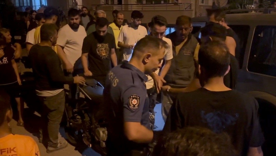 erzincanda motosiklet ile otomobil carpisti 1 kisi yaralandi VQQ5adAe