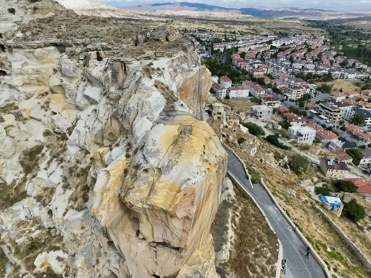 kapadokyada kaya dusmesi 3 ev tahliye edildi V1Y27AG6