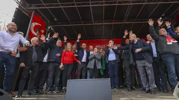 chpnin bruksel mitinginde avrupali sosyal demokrat liderlerden destek mesajlari demokrasiyi savunanlari savunun ATfFjwuE.jpg