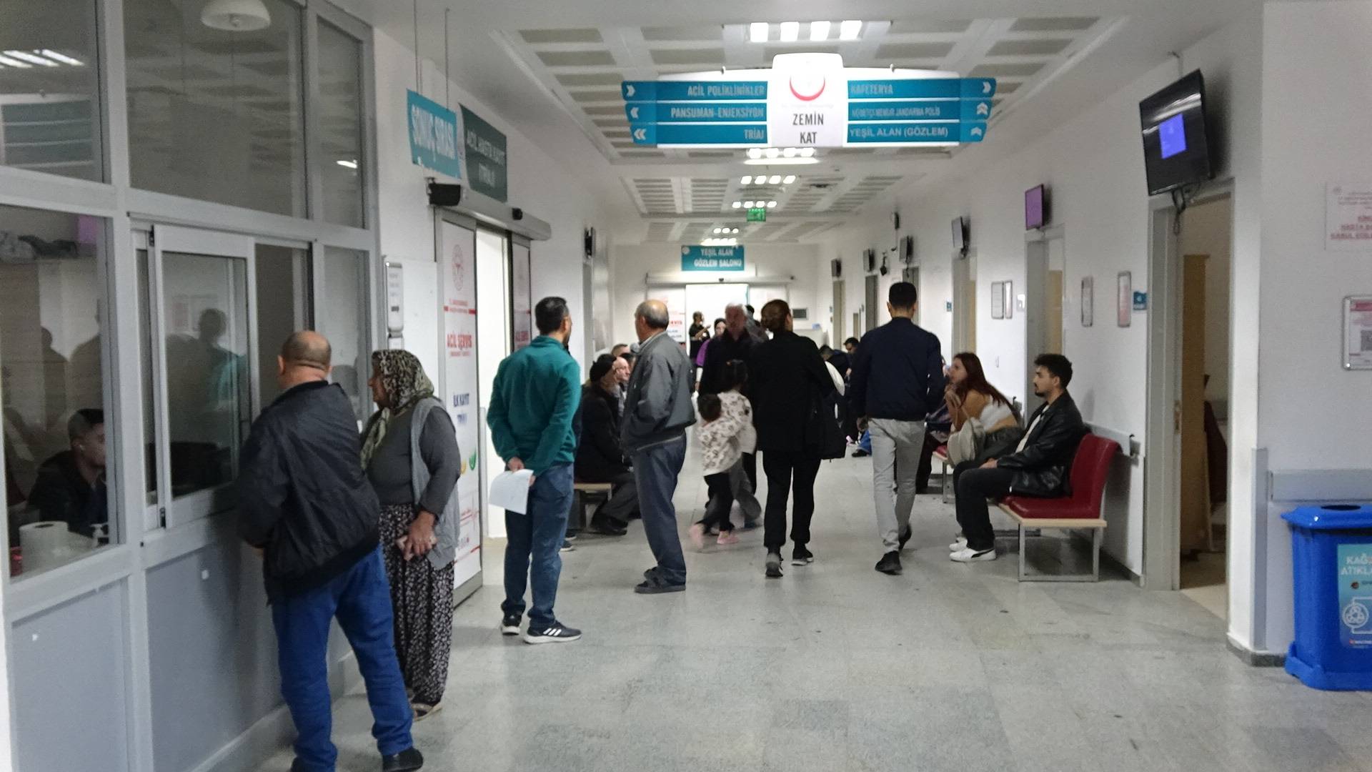 dr atakan yine covid varyantlarini goruyoruz cok yogun hastalarimiz geliyor XCgzfWHu.jpg