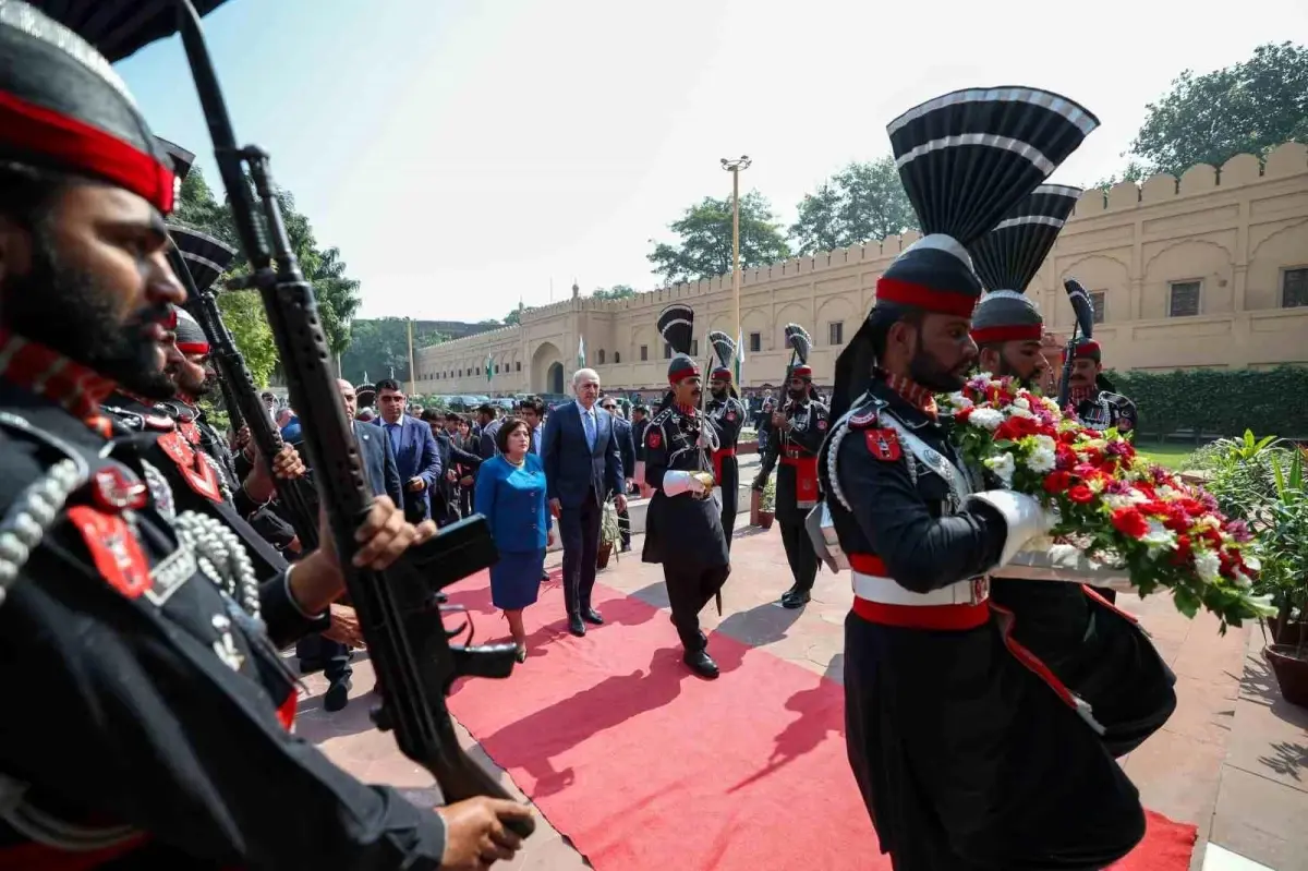 tbmm baskani numan kurtulmus pakistanda ikbalin kabrini ziyaret etti J6qqnq8Z.jpg