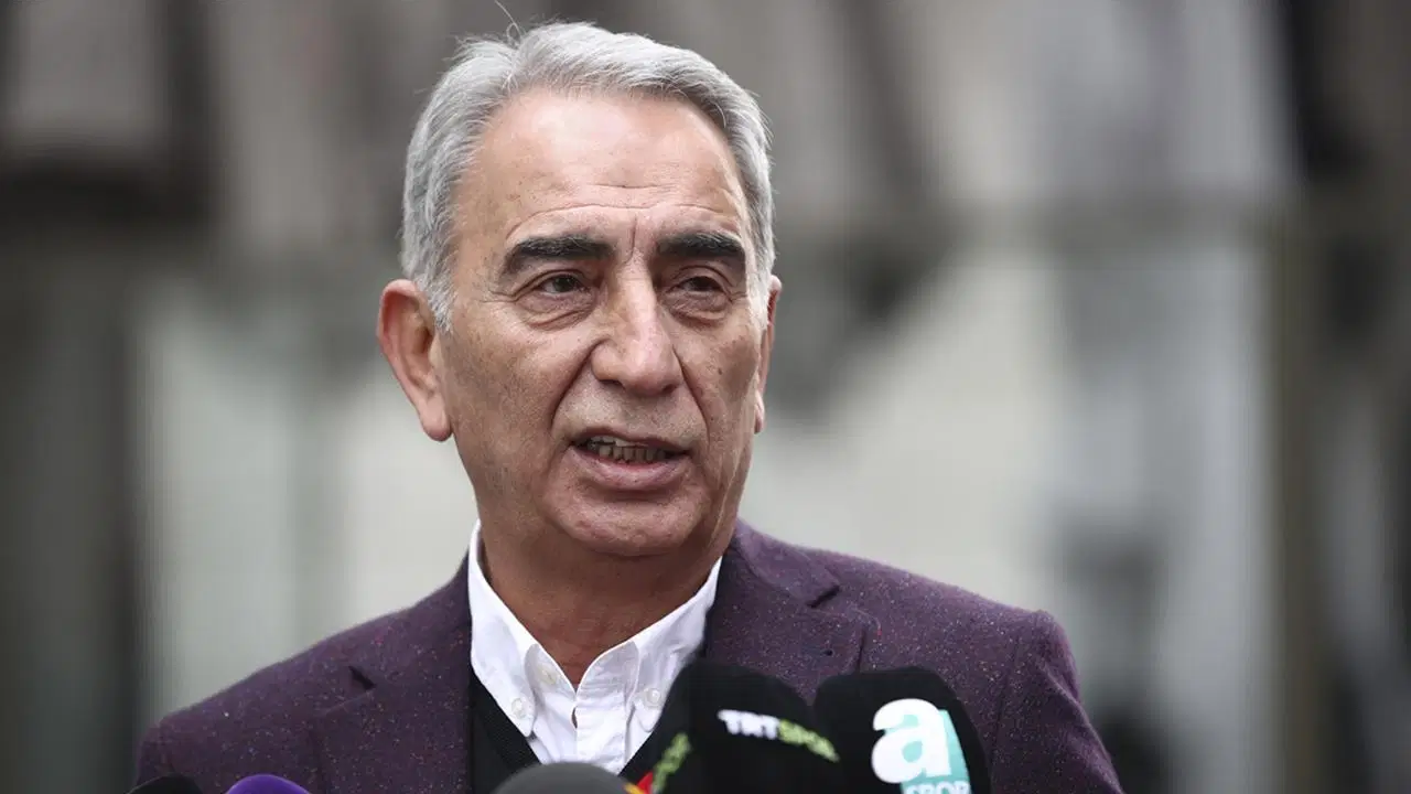 unlu is adamindan ekonomi cikisi enflasyon dusse bile bir sey ifade etmez Hx1MechN.jpg