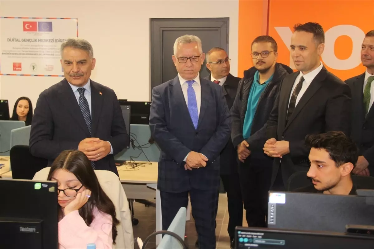 yozgatta dijital genclik merkezi acildi Mn4gMUNS.jpg